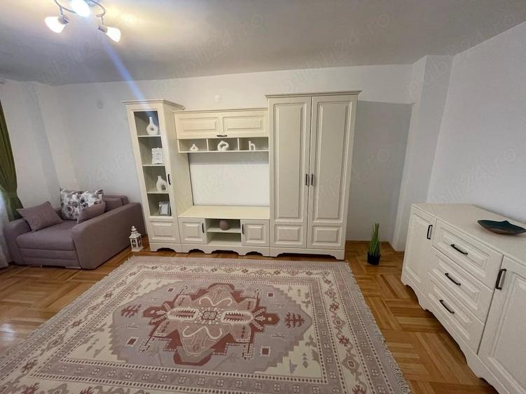 Apartament cu 2 camere decomandat în 22 Decembrie