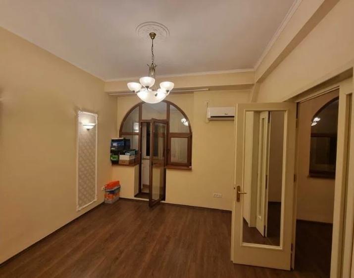 Unirii,COPOSU Metrou,et.5/7,DECOMANDAT,Amenajat,2 balcoane,boxa,parcare,Liber! - 1