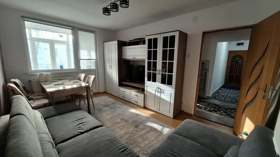 Apartament cu 3 camere decomandat în Dărmănești