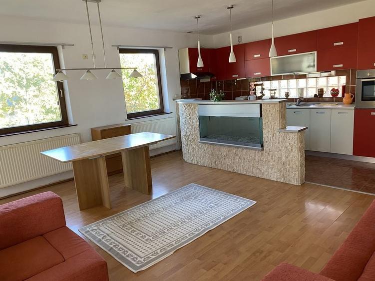 Casă cu 4 camere decomandat cu Teren 300 Mp în Exterior Vest