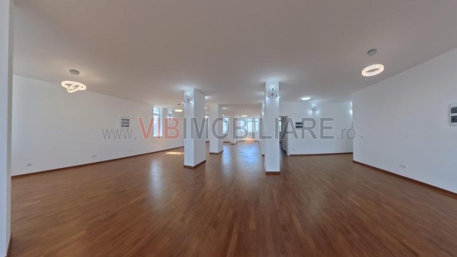 Apartament cu 5 camere decomandat în Tineretului