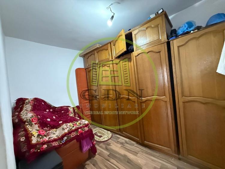 Casă individuală cu 4 camere cu Canalizare în Rovine