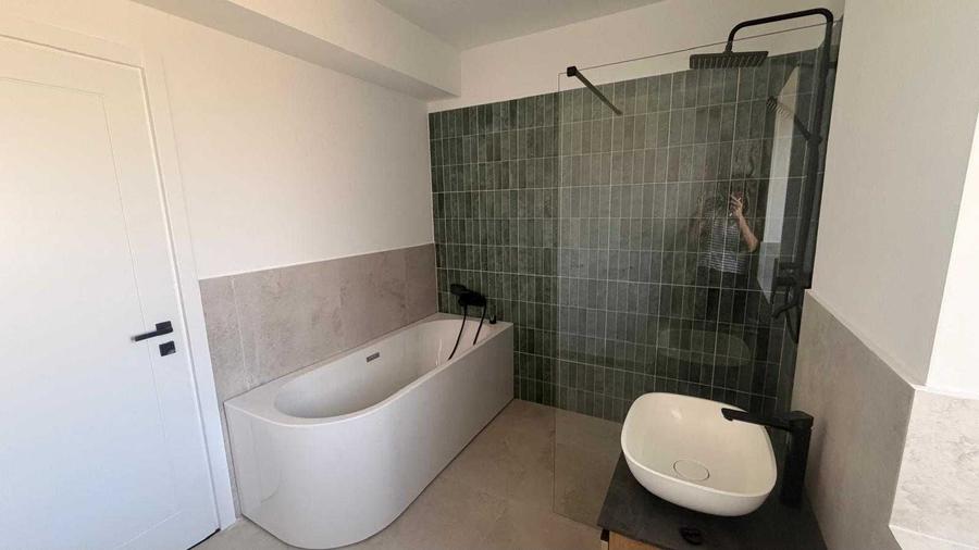 Casă cu 4 camere în Corbeanca