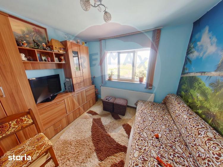 Apartament cu 3 camere, mobilat în Central
