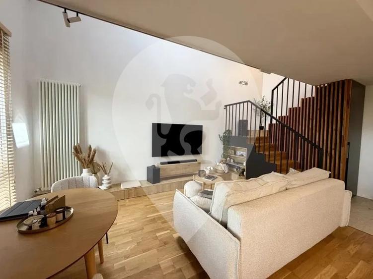 Apartament cu 3 camere decomandat, mobilat în Centrul Istoric
