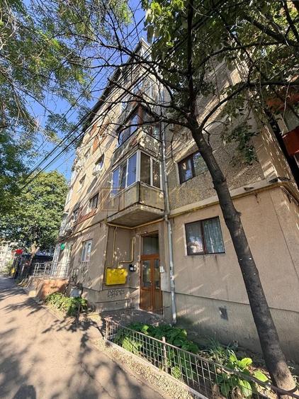 Apartament cu 2 camere decomandat, mobilat în Aradului