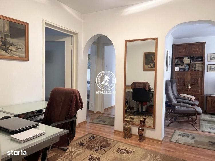 Apartament cu 3 camere decomandat în Central