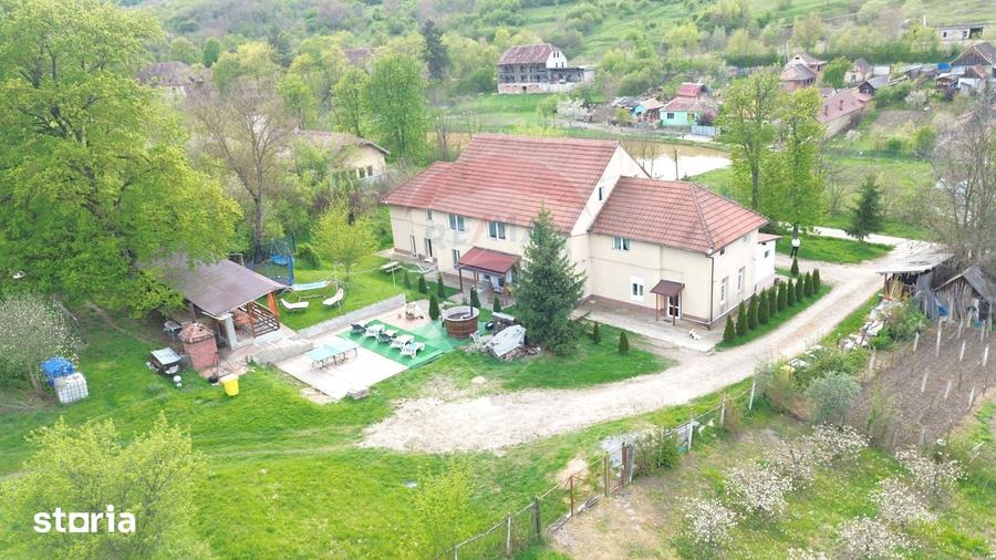 Spațiu comercial, de 710 mp, în Bazna