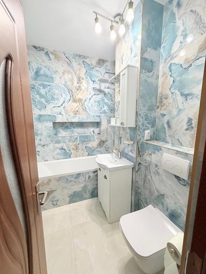 Apartament cu 3 camere decomandat în Tudor