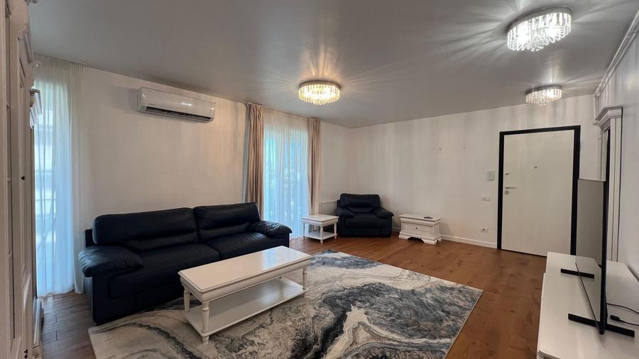 Apartament cu 4 camere decomandat, mobilat în Băneasa