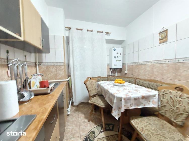 Apartament cu 3 camere decomandat în Dorobanți