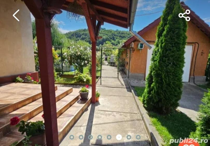 Casă cu 9 camere cu Teren 1600 Mp în Budești