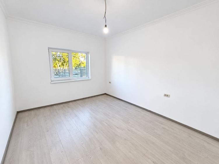 Duplex cu 4 camere cu Canalizare în Moșnița Nouă