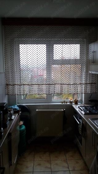 Apartament cu 3 camere decomandat în Casin