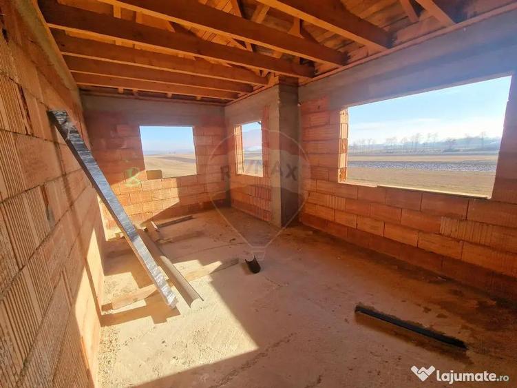 Casa si 74000 metri patrati teren - 9
