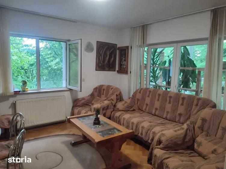 Casă cu 4 camere cu Teren 3155 Mp în Tălii