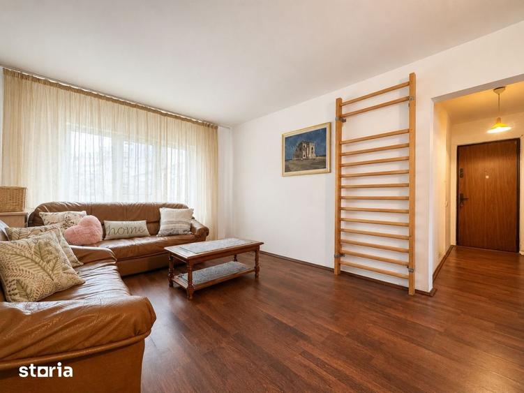 Apartament cu 4 camere, mobilat în Delfinariu