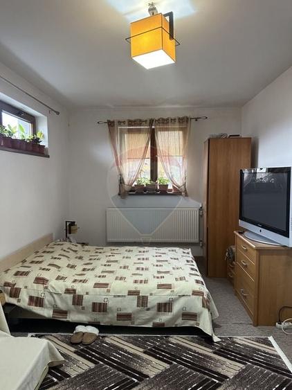 Casă individuală cu 4 camere cu Teren 5000 Mp în Girov