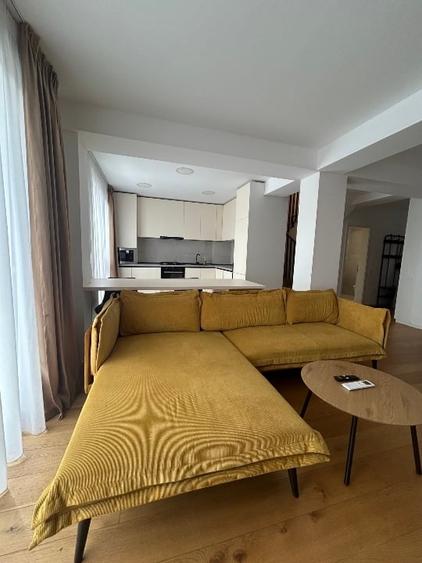 Duplex cu 5 camere cu Canalizare în Central