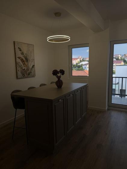 Apartament cu 2 camere decomandat în Central
