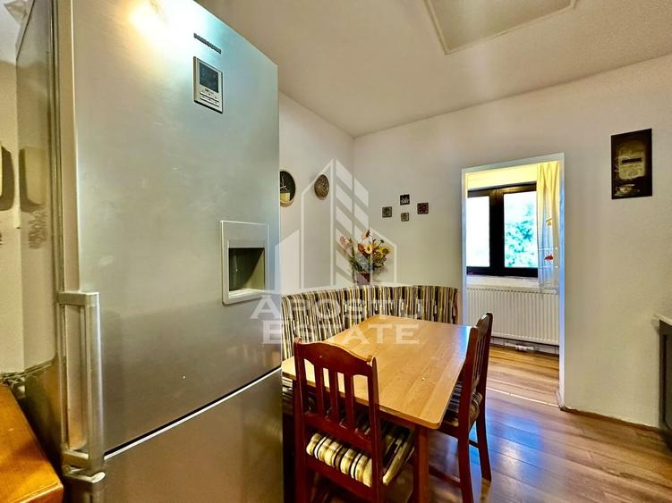 Apartament cu 2 camere semidecomandat în Aradului