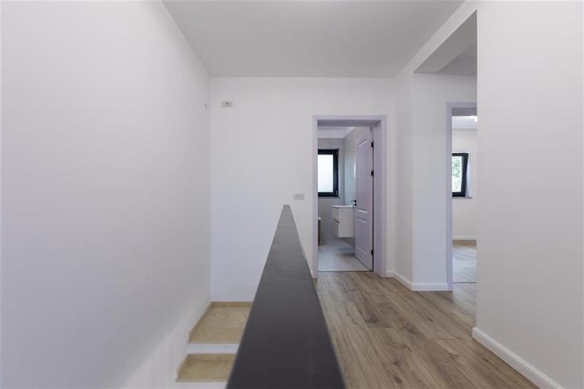 Casă individuală cu 3 camere cu Teren 385 Mp în Hemeiuș