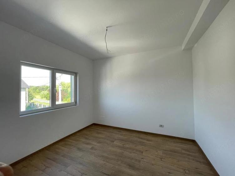 Casă cu 4 camere cu Teren 299 Mp în Ghiroda