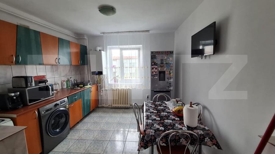 Apartament cu 2 camere semidecomandat, mobilat în Central