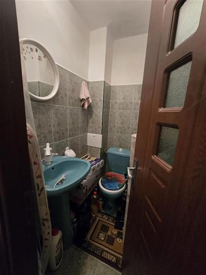 Apartament cu 4 camere decomandat, mobilat în Exterior Est