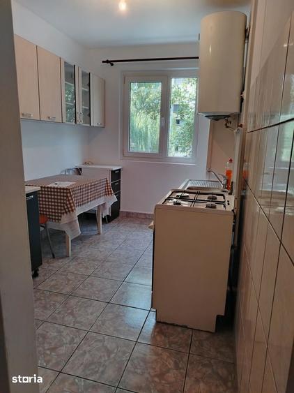 Apartament cu 3 camere în Săsar