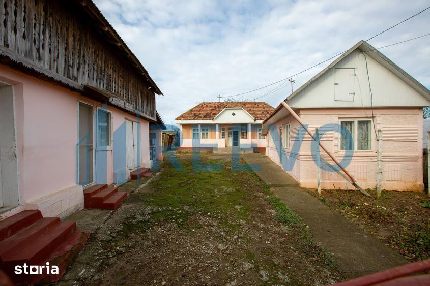 Casă cu 5 camere cu Teren 3365 Mp în Corbasca