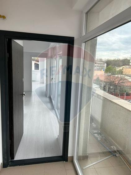 Apartament cu 2 camere semidecomandat în Bucureștii Noi