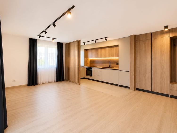 Apartament cu 2 camere semidecomandat în Tractorul