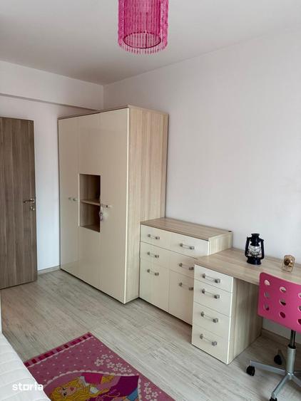 Apartament cu 3 camere decomandat, mobilat în Berceni
