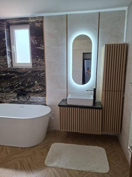 Casă individuală cu 5 camere cu Canalizare în Corunca