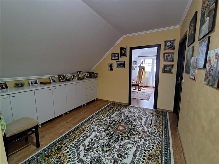 Casă individuală cu 4 camere cu Garaj în Tișăuți