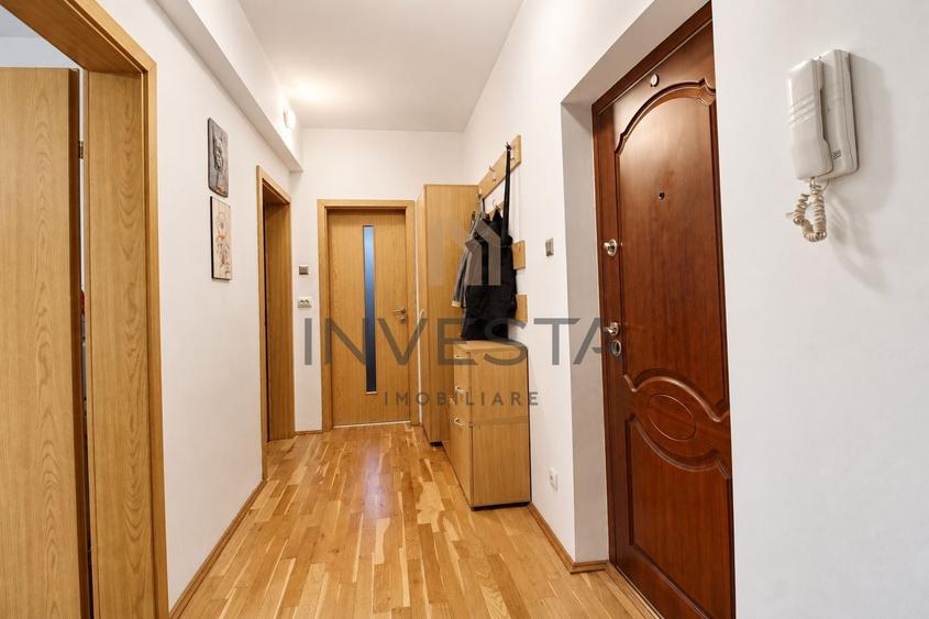 Apartament cu 3 camere semidecomandat, mobilat în Plopilor