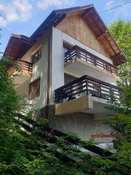 Casă individuală cu 5 camere cu Teren 540 Mp în Caragiale