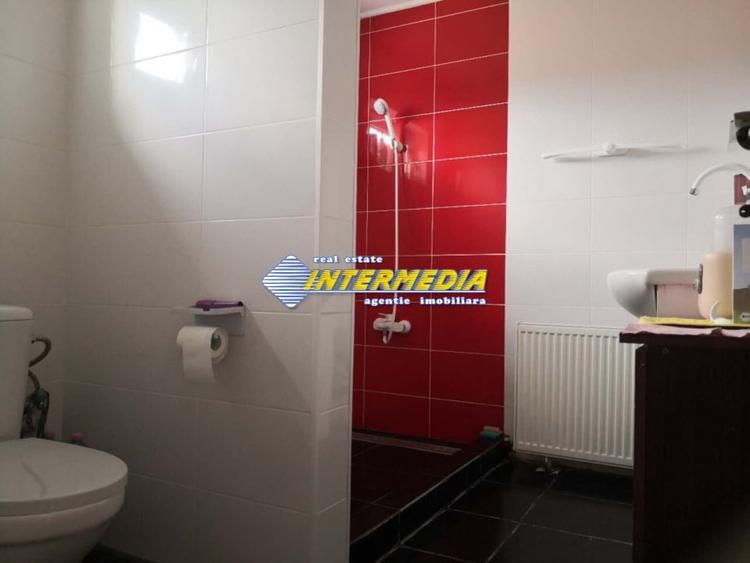 Casă individuală cu 3 camere cu Canalizare în Ciugud