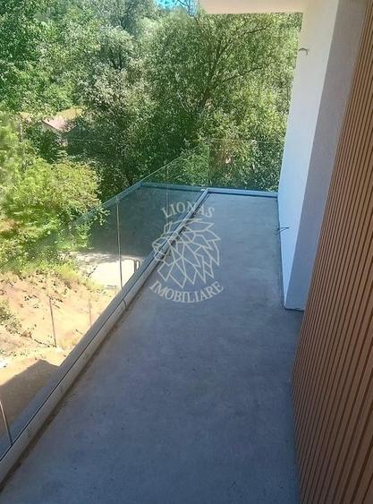 Duplex cu 4 camere cu Canalizare în Tăuți