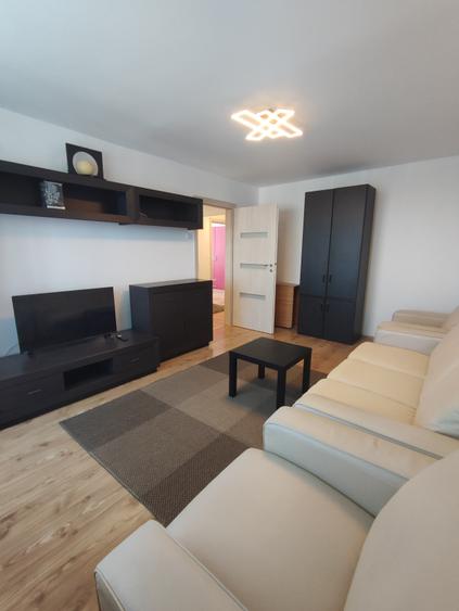 Apartament cu 3 camere decomandat în Boema