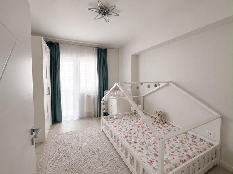 Apartament cu 3 camere decomandat în Exterior Vest