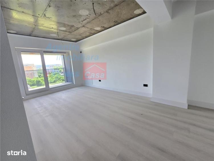Apartament cu 4 camere decomandat în Valea Adâncă