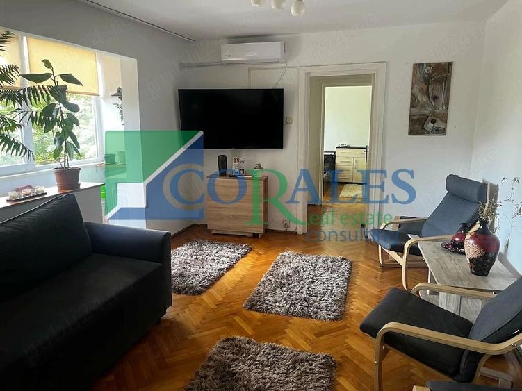 Apartament cu 3 camere semidecomandat în Complex Studențesc