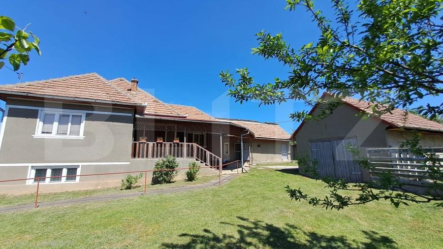 Casă individuală cu 6 camere cu Canalizare în Exterior Est