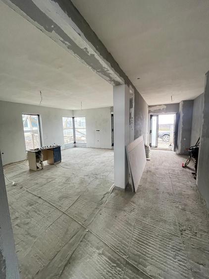 Casă cu 4 camere în Mărăști