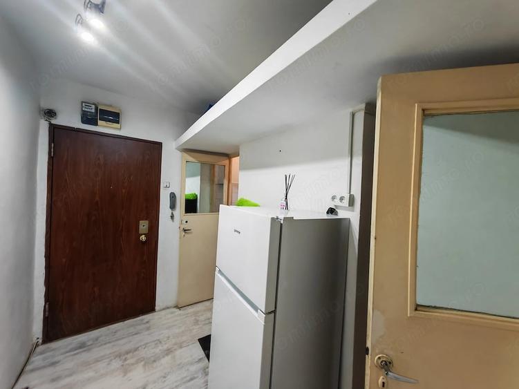 Apartament cu 2 camere nedecomandat în Girocului