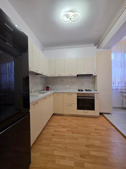 Apartament cu 2 camere semidecomandat în Universitate