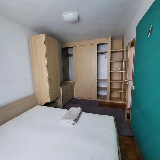 Apartament cu 3 camere semidecomandat în Central