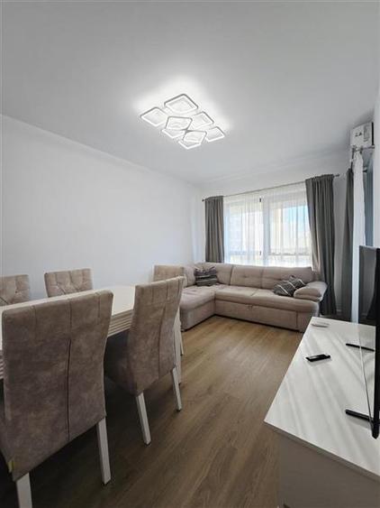 Apartament cu 3 camere decomandat, mobilat în Agronomie